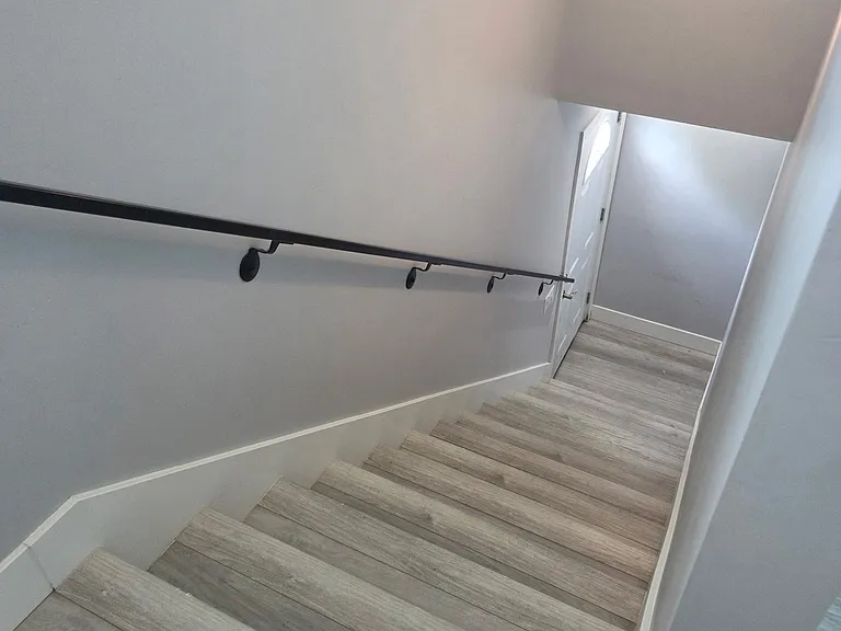 2423 Baily Ave — Photo 11
