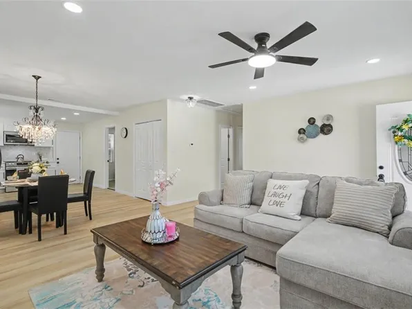 54 Cavalier Rd, Hampton, VA 23669