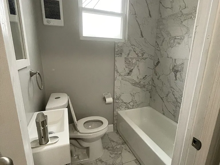 3356 N Hancock St — Photo 3