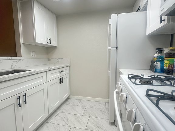 5th image of 3654 Arizona St APT 6