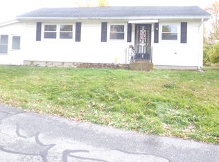 3 Lower Windbrook Dr, Auburn, MA 01501