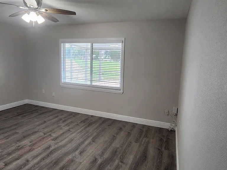 912 La Jolla Ave — Photo 12