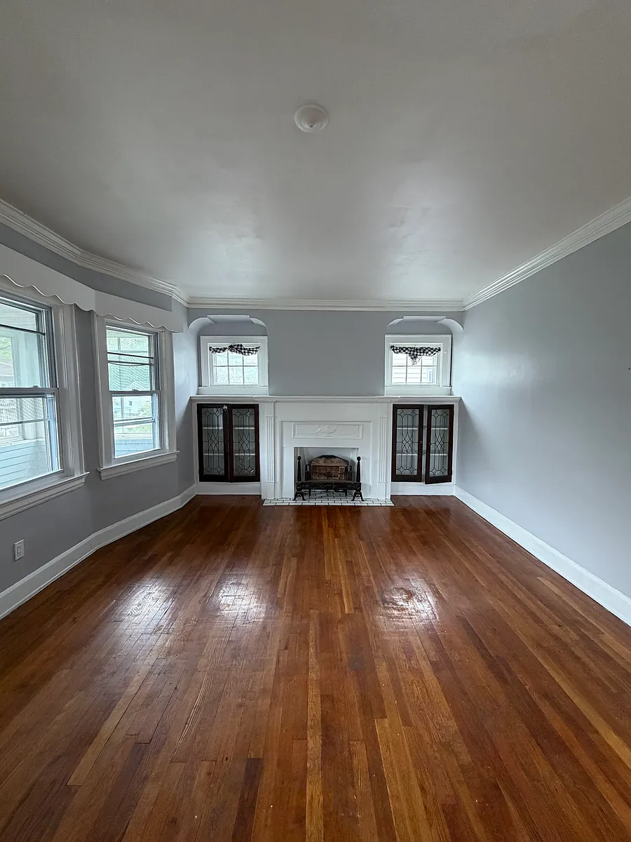 Building Photo - 3290 E 143rd St #2