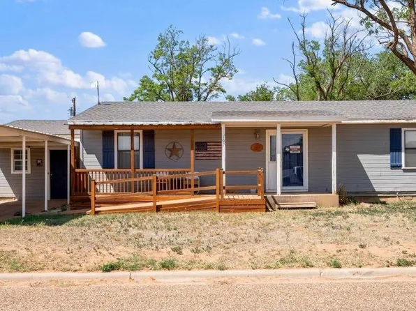 107 E 8th St, Sundown, TX 79372