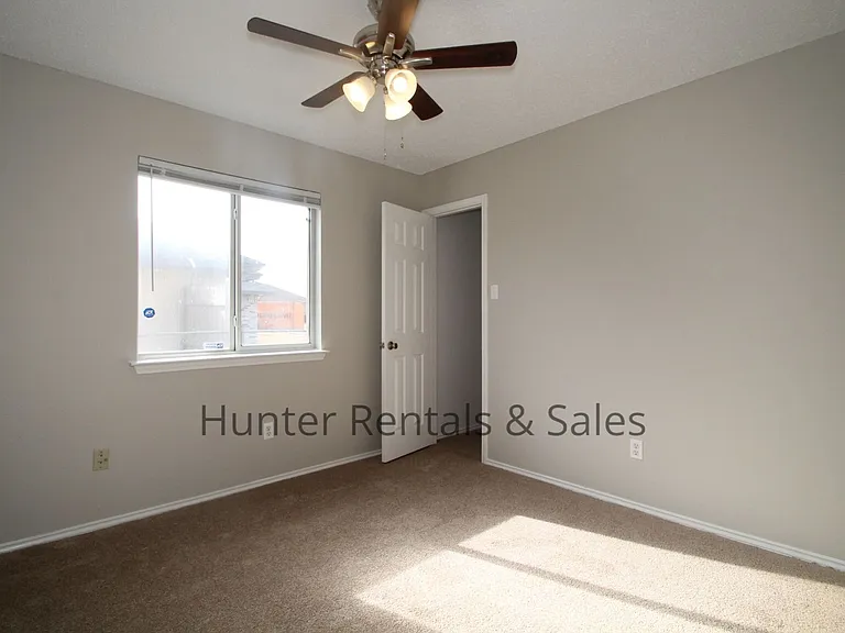 3203 Dorothy Jane Dr — Photo 20