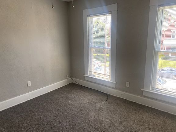 5th image of 684 Carpenter St #686