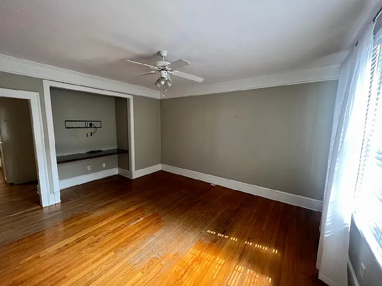 2549 Walton Way #C1 — Photo 8
