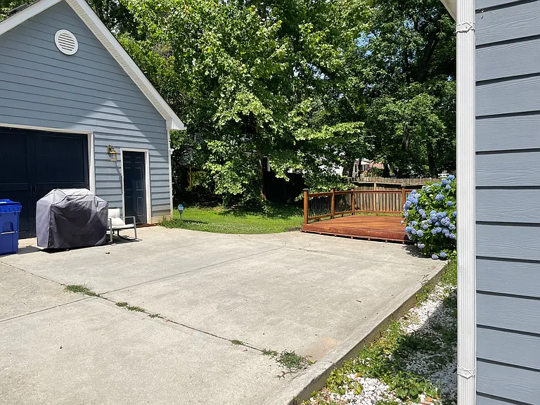 2038 East Dr — Photo 31