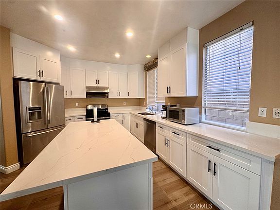3rd image of 14880 Southend St