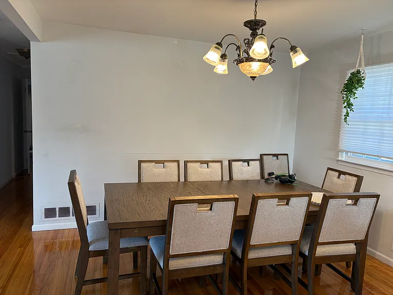 52 Oakwood Ave — Photo 6