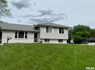 1012 S Commanche Dr, Peoria, IL