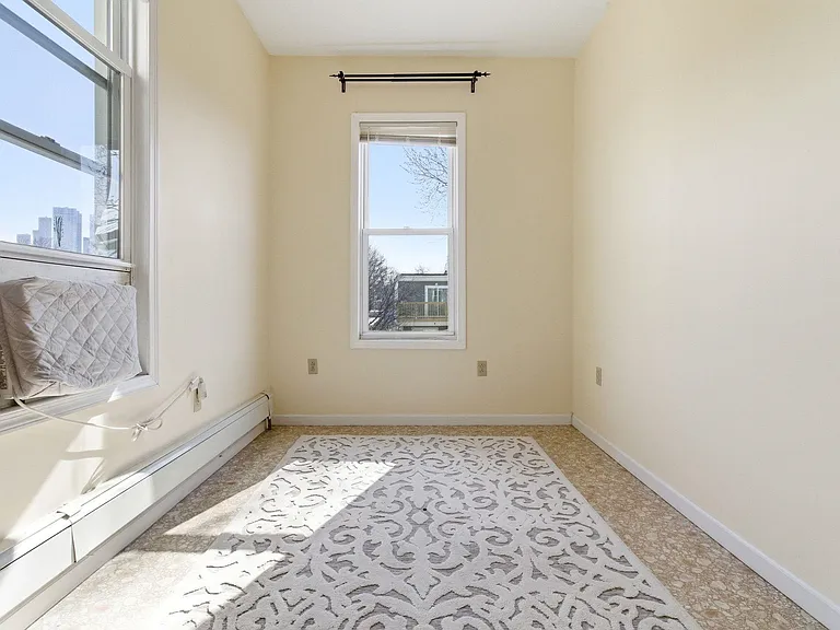 470 Mallory Ave #2 — Photo 8