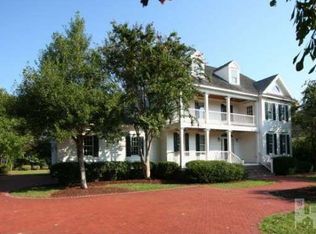 1044 Arboretum Dr, Wilmington, NC 28405