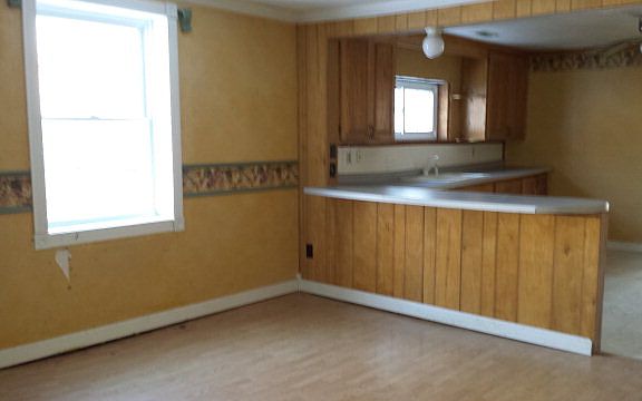 4th image of 418 Lakewood Ave