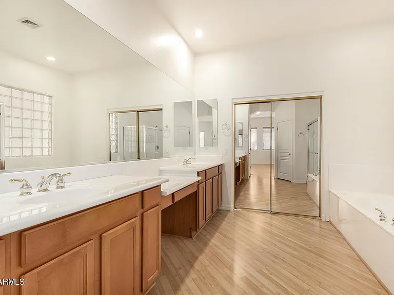 1203 E Kramer Cir — Photo 25