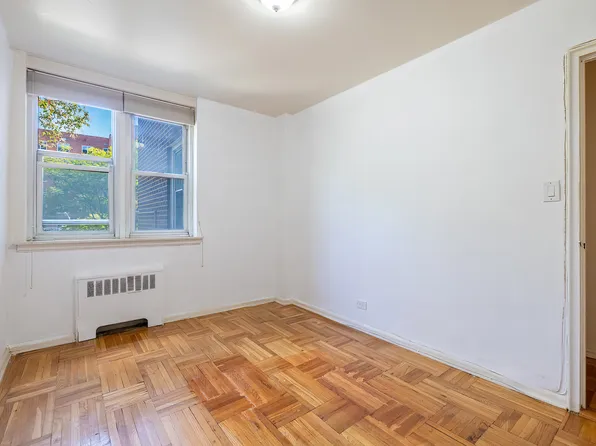 80 Knolls Crescent image 9 of 20