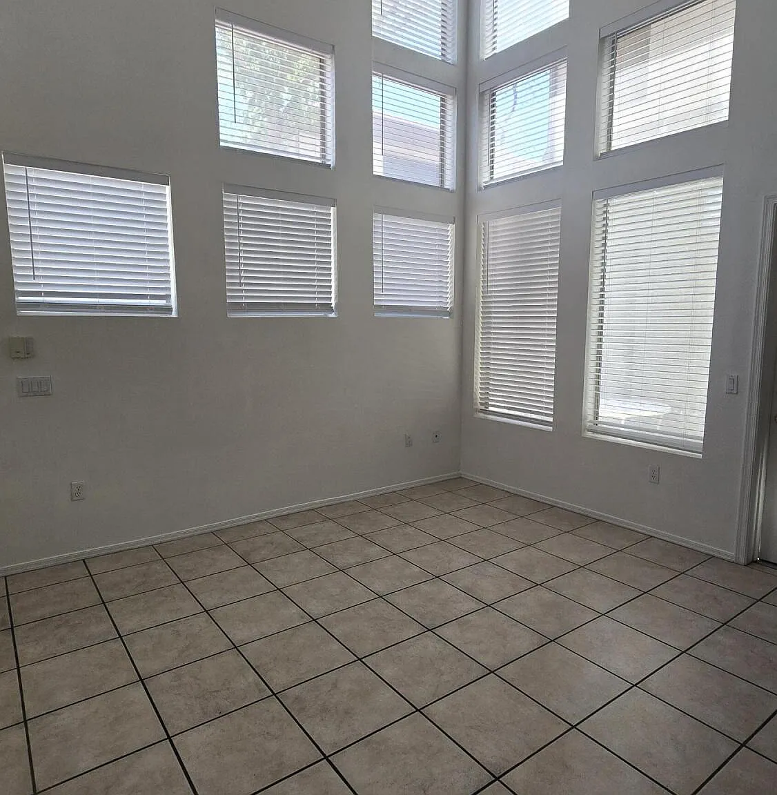 3 bed, 2.0 bath, 1413 sqft, $1,895 — Photo 4