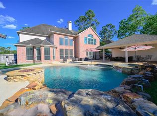714 Hidden Woods Ln, Friendswood, TX 77546