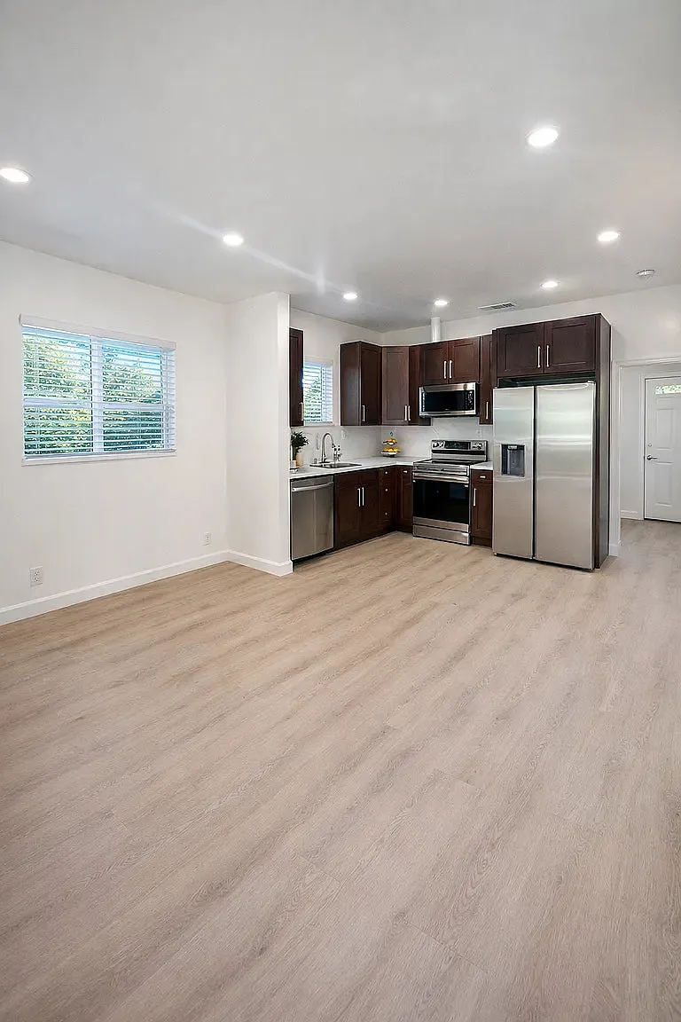 9150 North Columbus Avenue — Photo 1