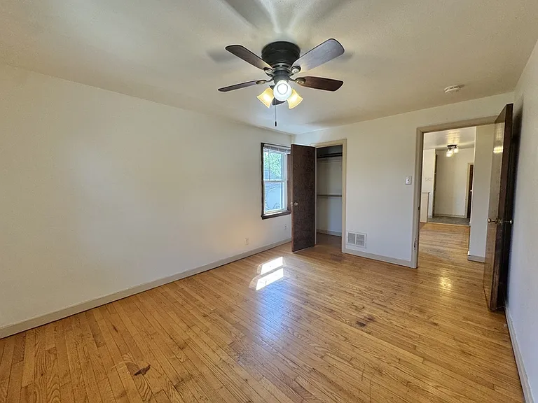 300 S Maple Ave #302 — Photo 9