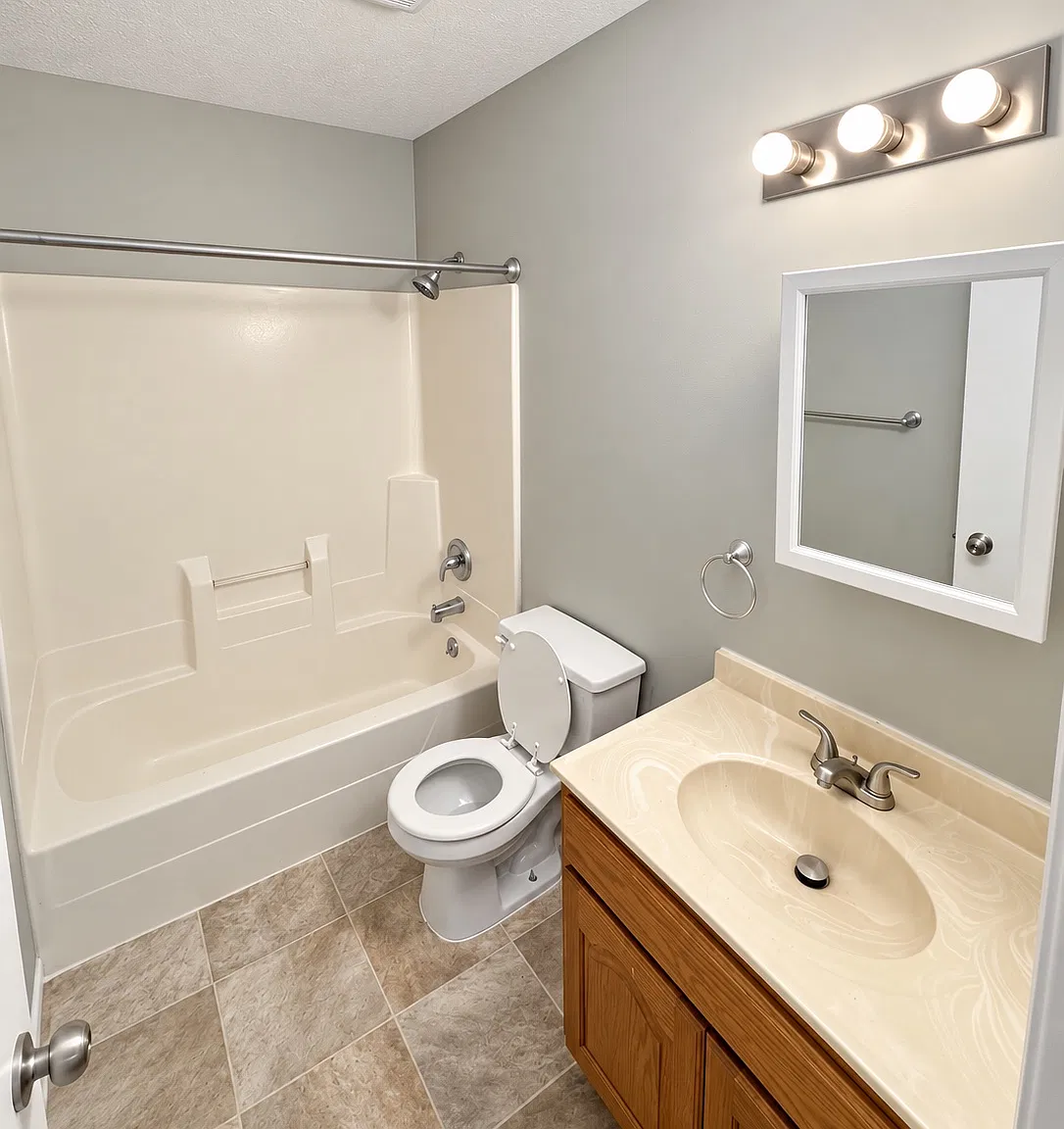 4 bed, $1,995 — Photo 4