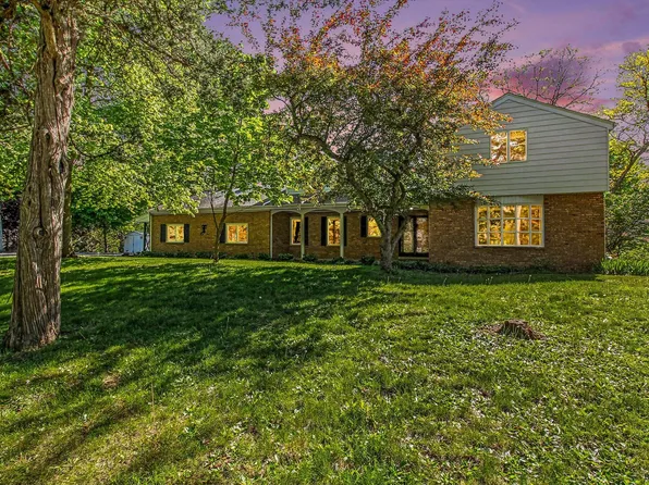 10341 Marshall Rd, South Lyon, MI 48178