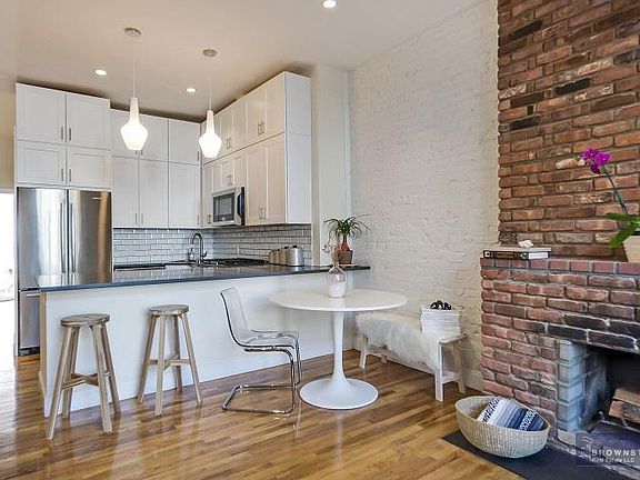5th image of 179 Union St APT 1