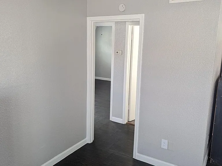 1000 Grigsby Ave — Photo 8