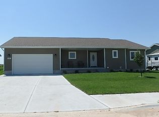 4327 Indiangrass Rd, Grand Island, NE 68803