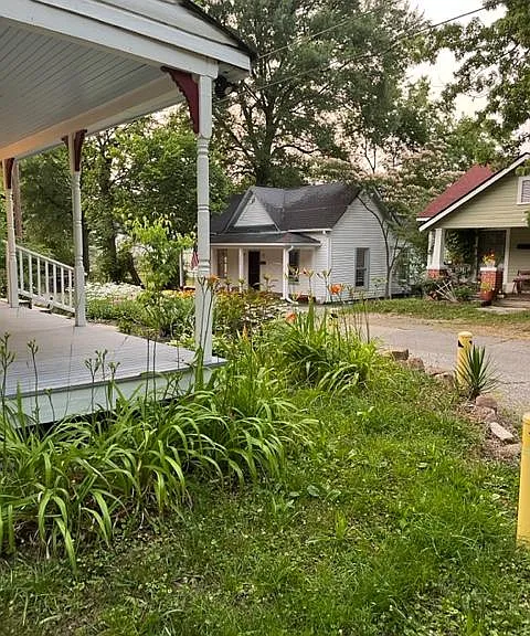 1907 Cardens Ln — Photo 3