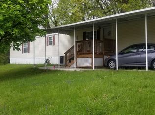 9 Lakeview Ter, Hopewell Junction, NY 12533