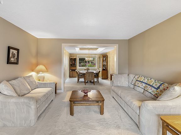 5th image of 2745 NE Kelly Pl