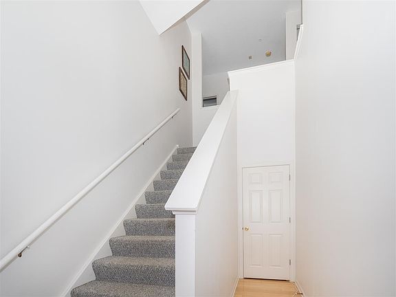 3rd image of 107 Schneider Ct #107