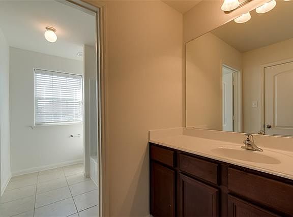 5th image of 1801 Olive Ln
