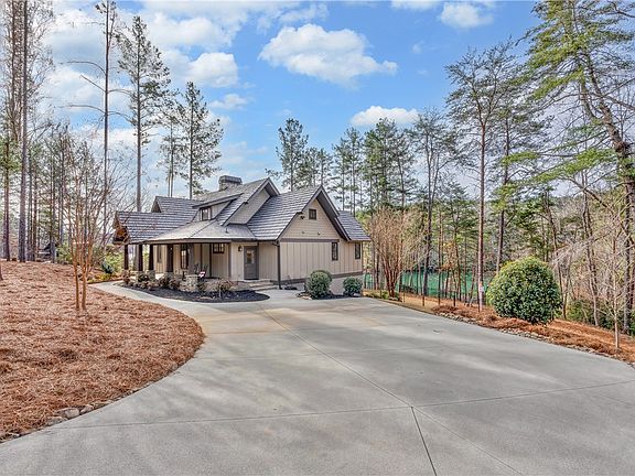 3rd image of 243 Quay Ct