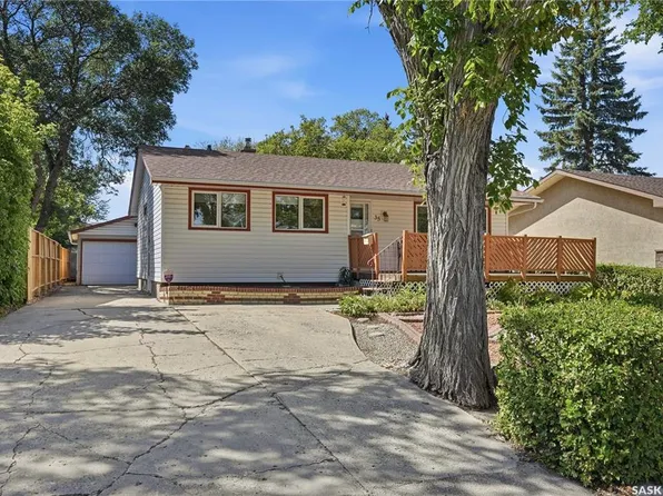 35 Elmview ROAD, Regina, SK S4R 0B1