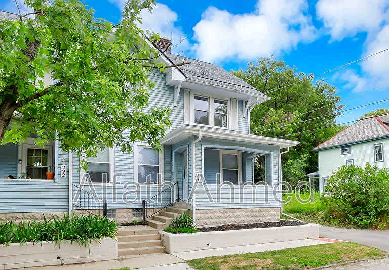 294 Wyandotte Ave — Photo 3