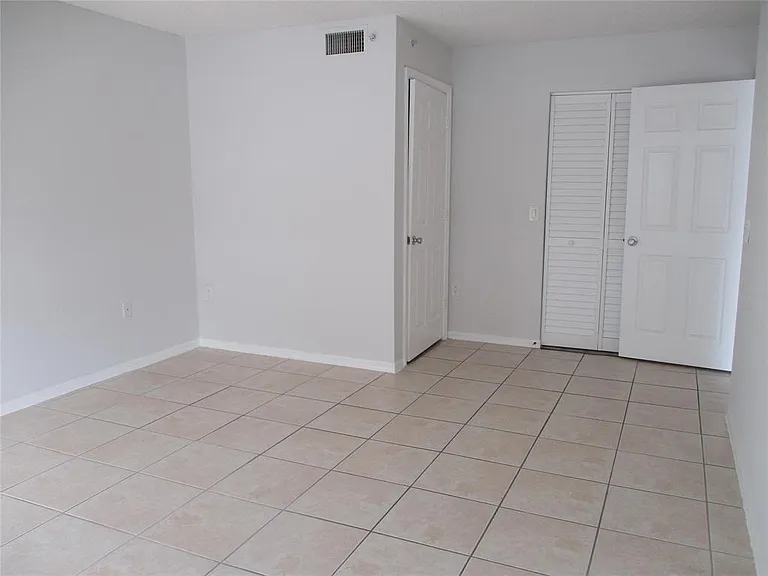 5045 Wiles Rd #206 — Photo 10