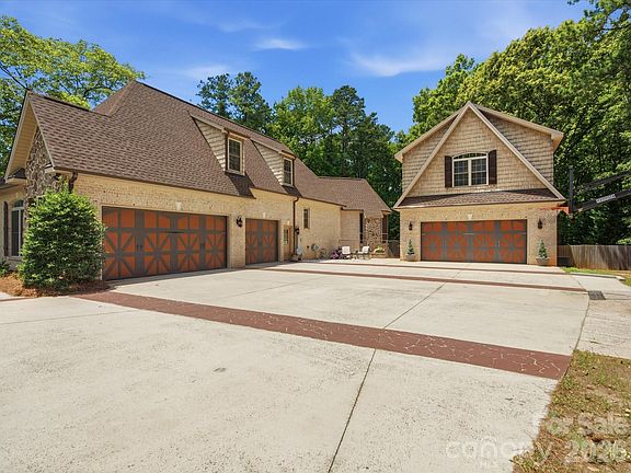 5th image of 2894 Lakeshore Dr