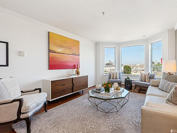 4th image of 550 S Van Ness Ave APT 401