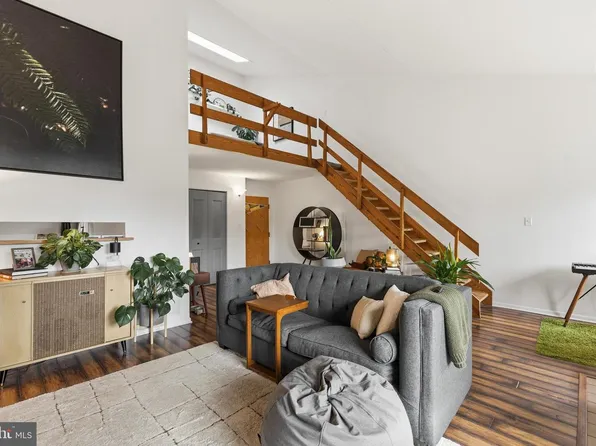 806 Stratford Dr APT 37, State College, PA 16801