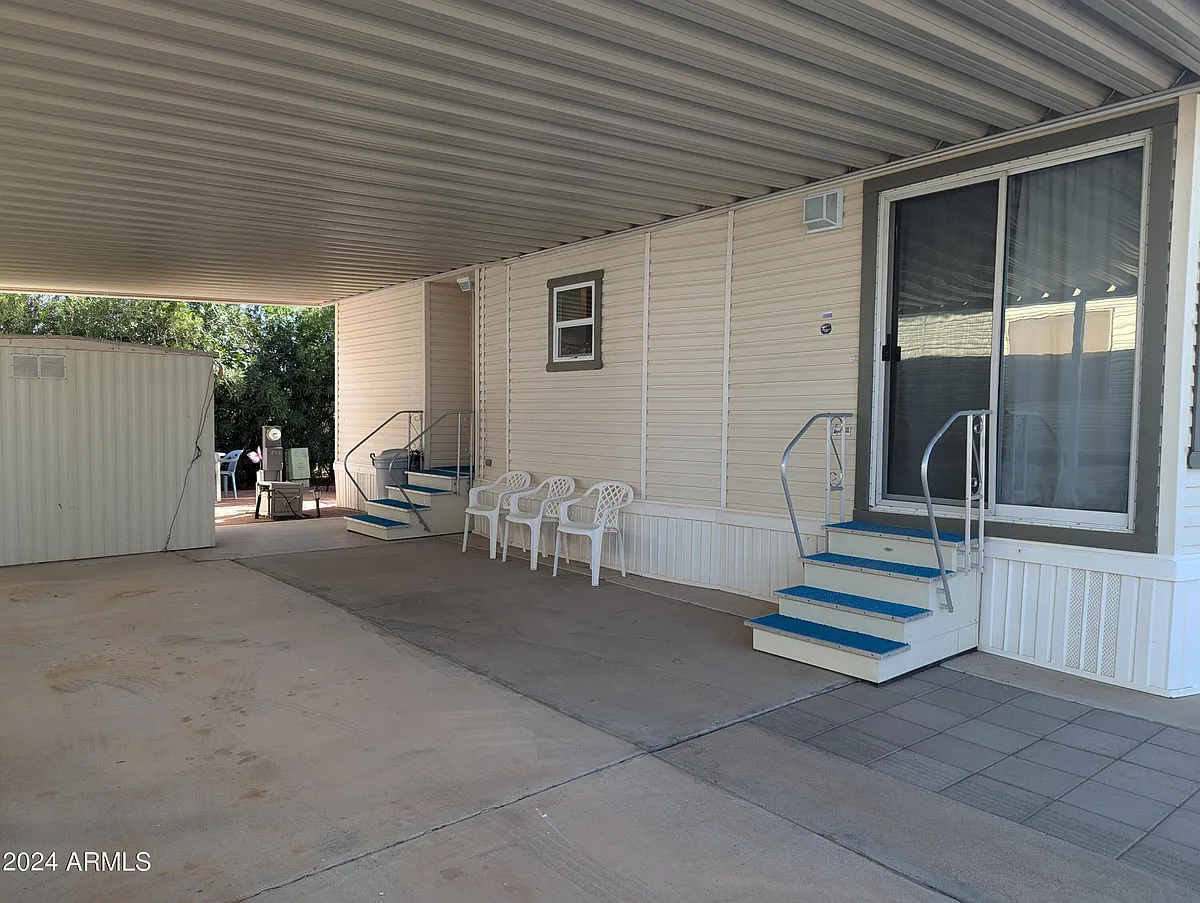 Building Photo - 215 E Palo Verde Ln