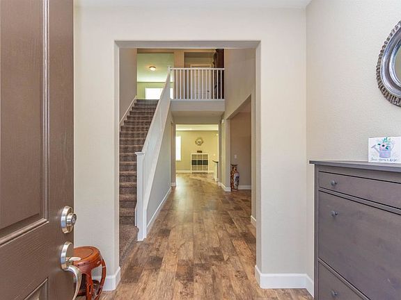 4th image of 225 Hingham Ct