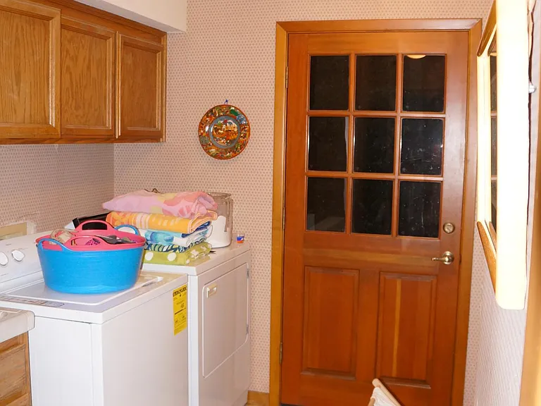 457 Russell Blvd — Photo 25