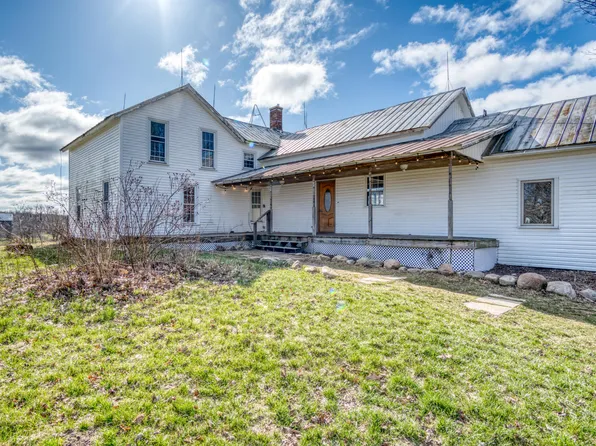 6393 N Greenville Rd, Lakeview, MI 48850