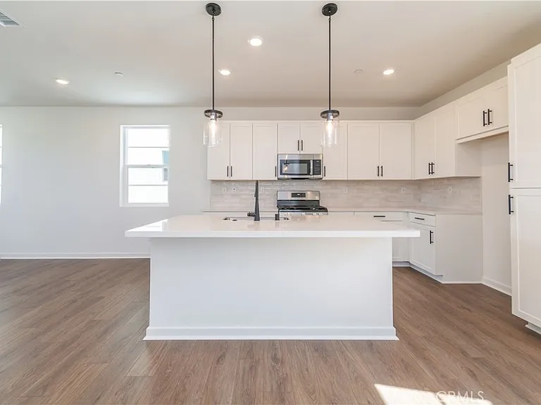 2472 E Stanley Paseo — Photo 4