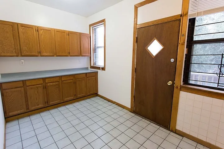 1018 E. 54th Street — Photo 11