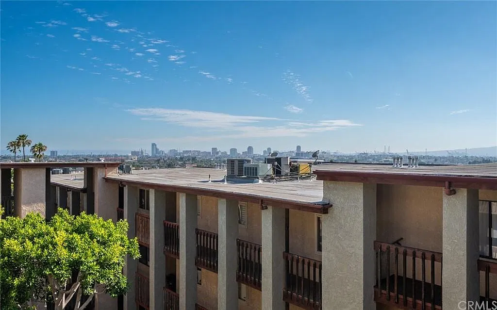 2 bed, 1221 sqft, $3,295 — Photo 3