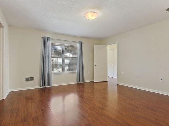 2nd image of 12017 Earnshaw St