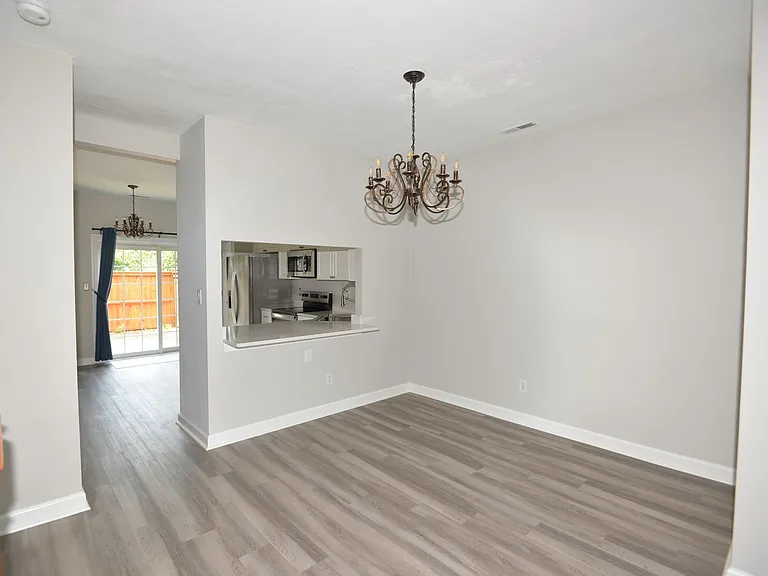 5309 Village Square Ct — Photo 4